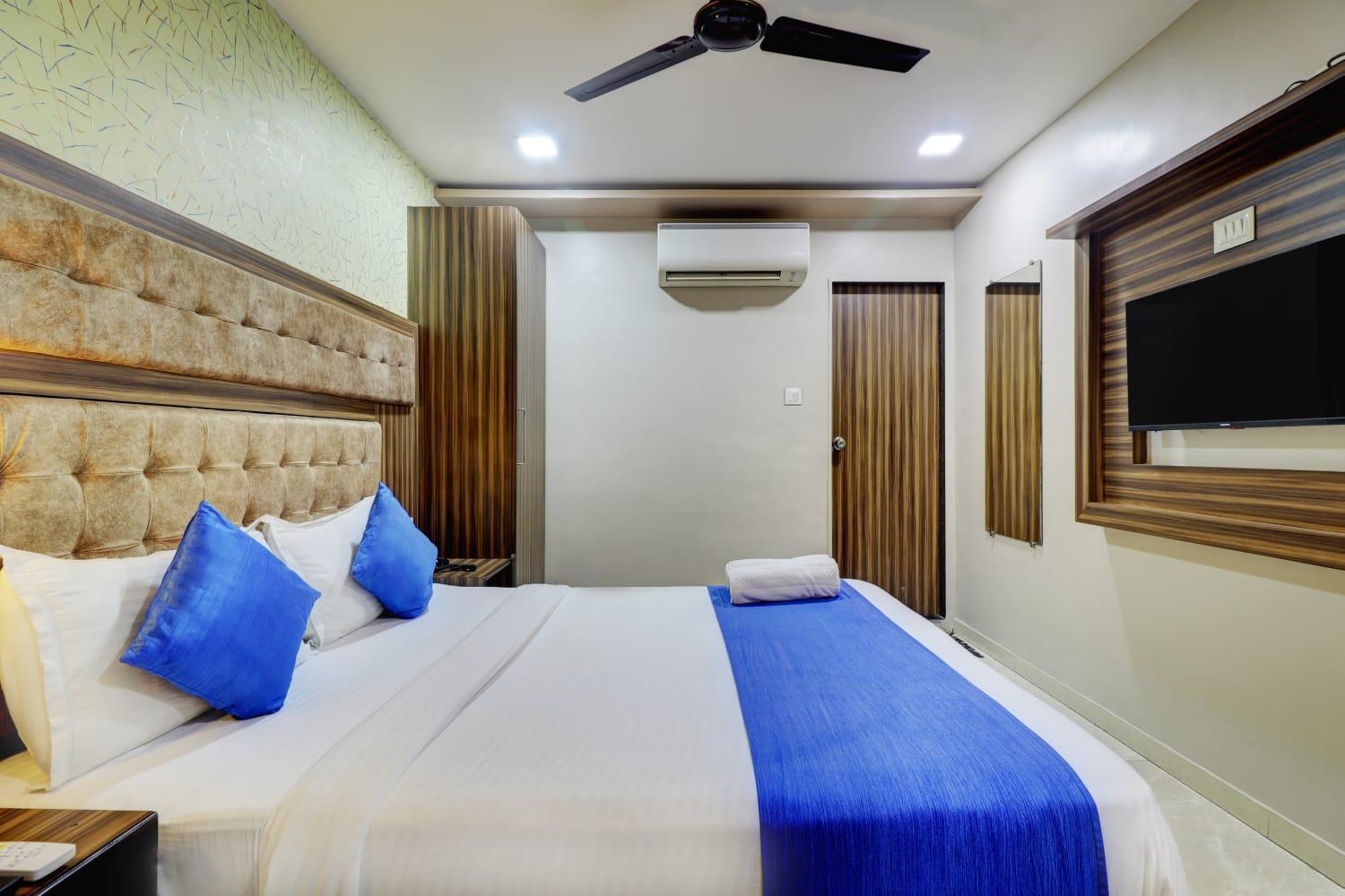 Hotel Blue Terminal Мумбаи Экстерьер фото