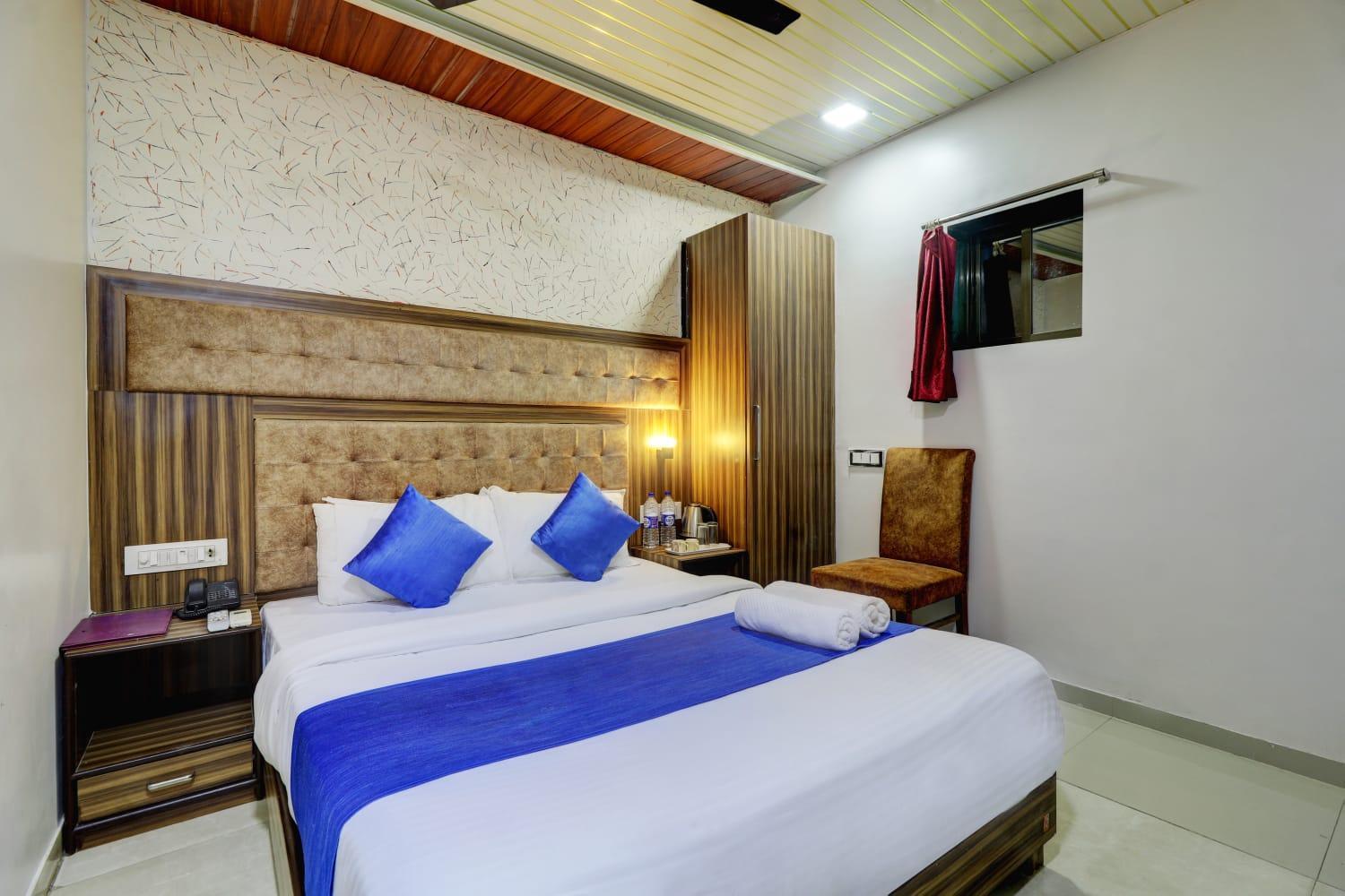 Hotel Blue Terminal Мумбаи Экстерьер фото