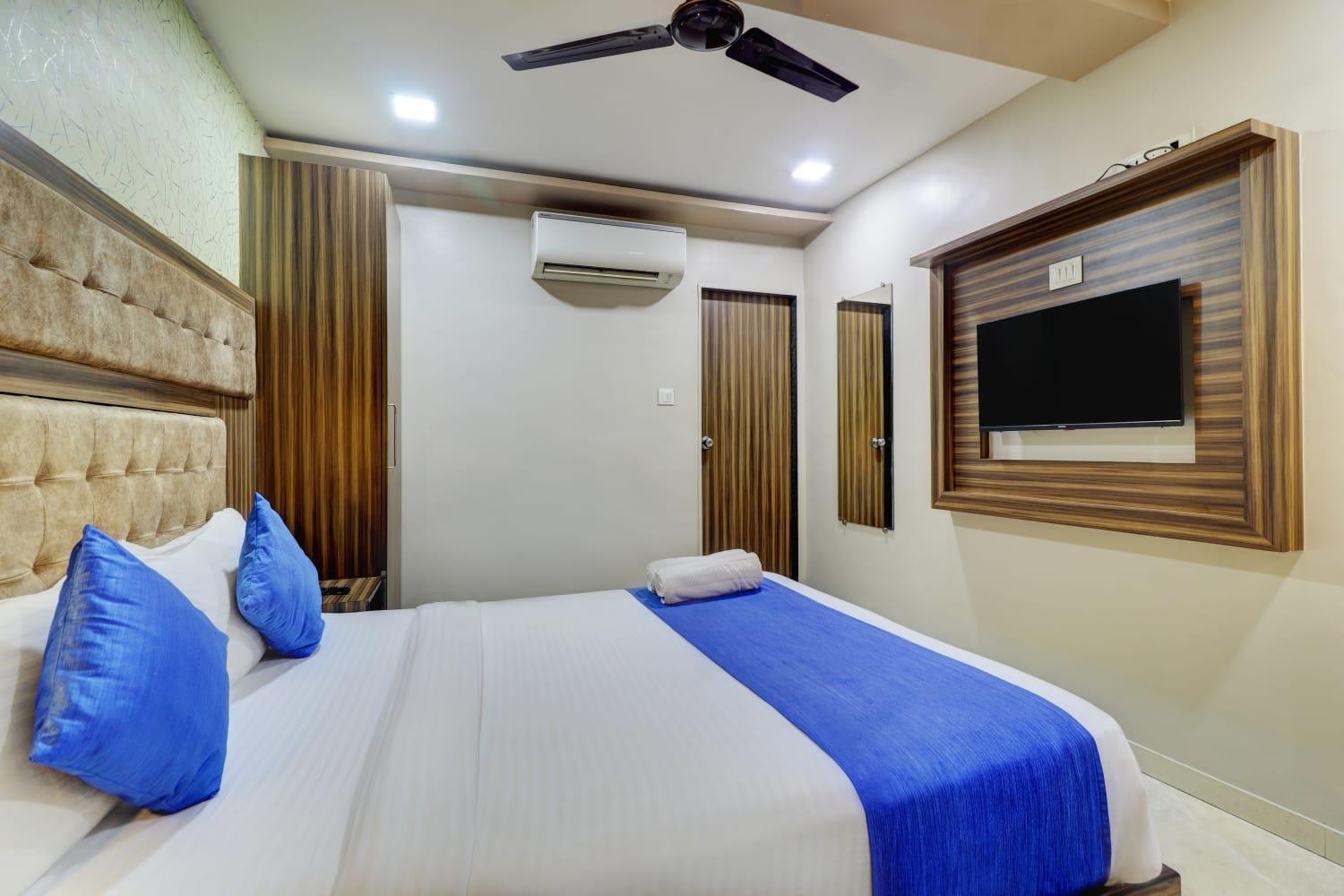 Hotel Blue Terminal Мумбаи Экстерьер фото